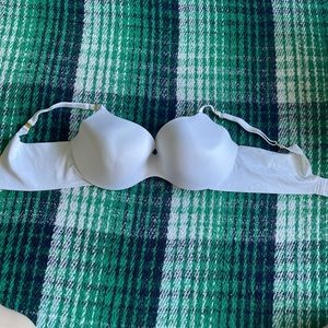 White Victoria’s Secret Bar